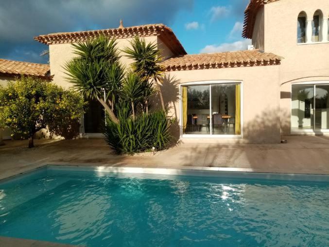 Vila Bienvenue A L Hacienda Magalas Exteriér fotografie